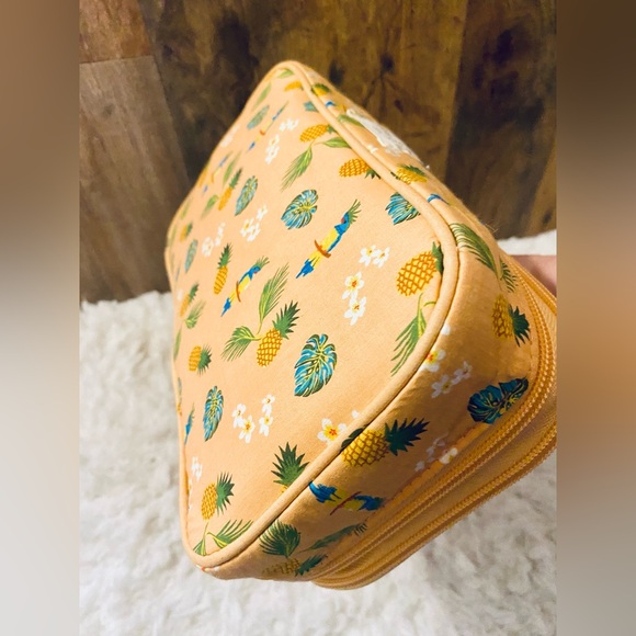 Primrose Hill NWOT cosmetic bag - Picture 6 of 11